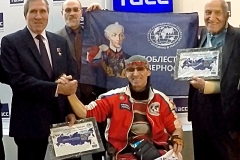 Вручение флага А. Суворова в ТАСС